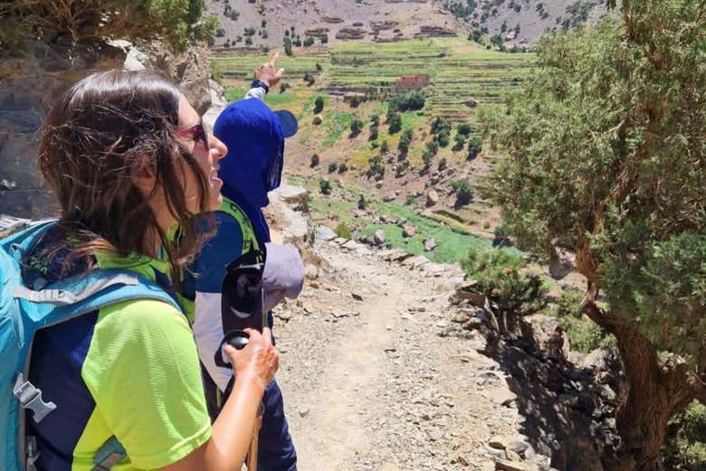 Join this 2-day hike with friends