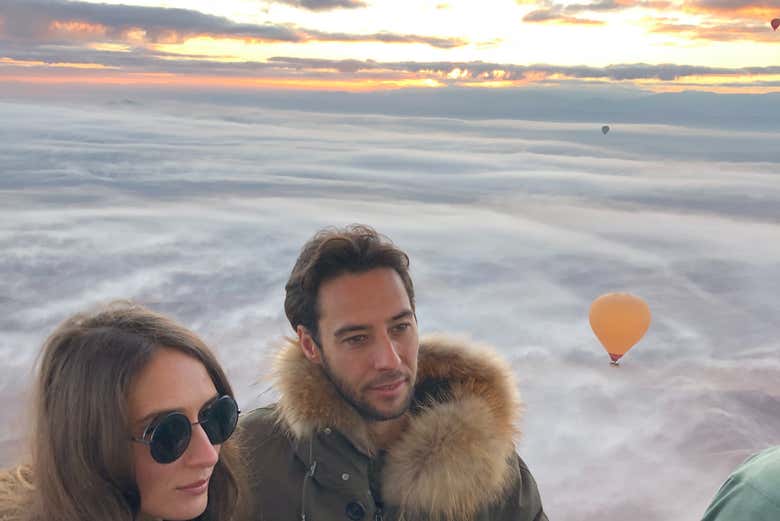 customers enjoying hot air balloon