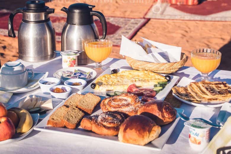 Have breakfast in the luxury camp