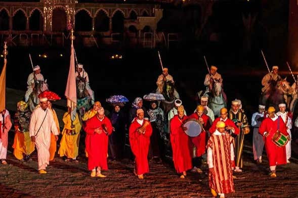 Dinner and Fantasy Show in Chez Ali