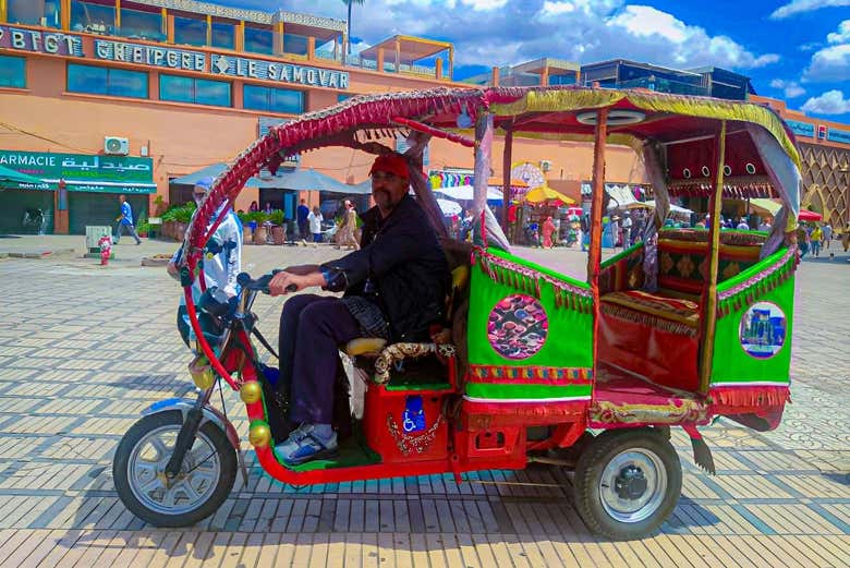 Discover the city on a tuk-tuk!